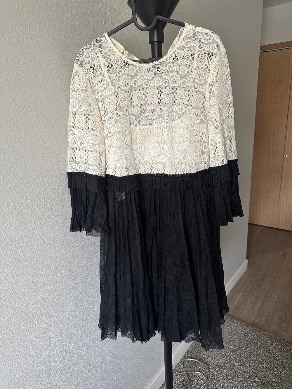 Pinko Two-Tone Lace Pleated Dress - White & Black